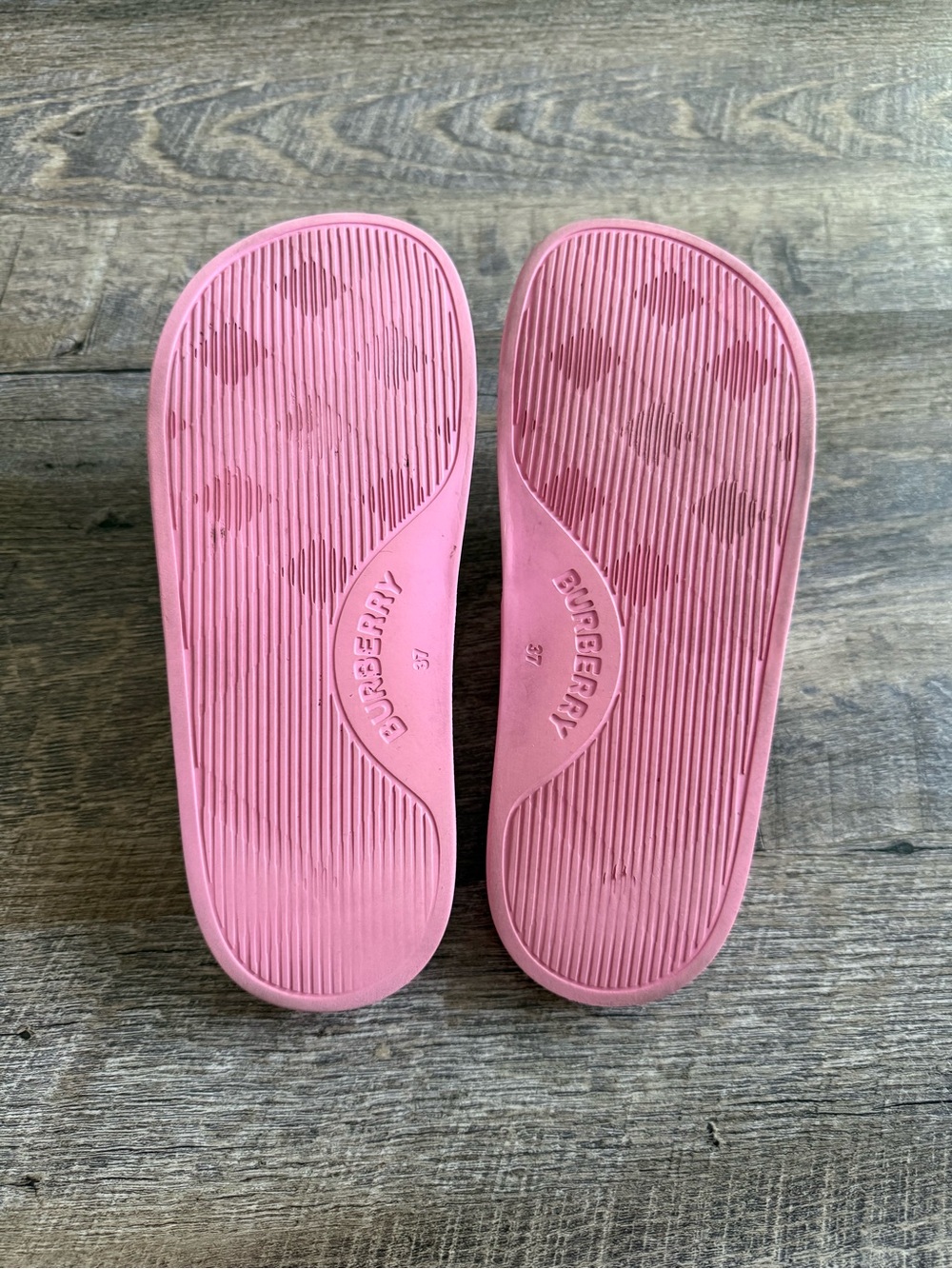 Burberry Pink Slides with Red Logo size 37 - Picture 6 of 6